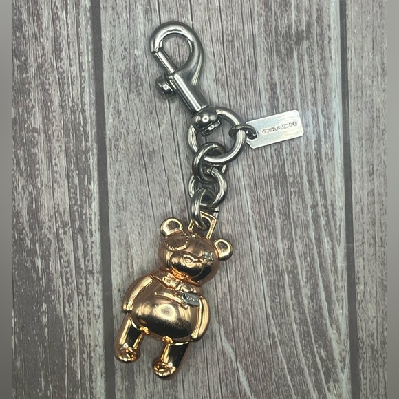 SOLD❤️ 🧸NEW COACH 3D Teddy Bear Bag Charm Key Chain Rose Gold Silver w/ Dust Bag - Picture 4 of 13